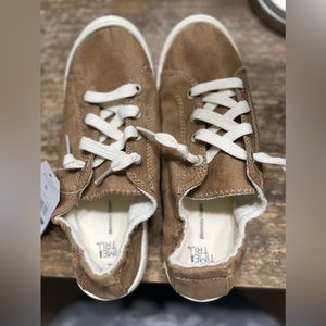 Time and Tru Scrunch Back Slip-On Sneaker for Women.New with tag never been worn